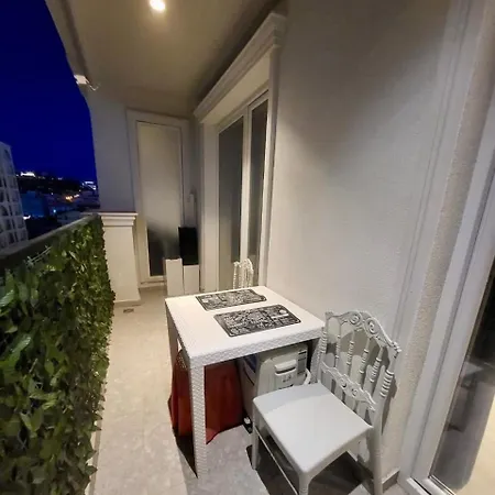 Luxury 1br Appartement Golem (Tirana)
